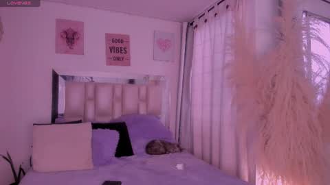 sussy_bell_ online show from 07/27/26, 06:15