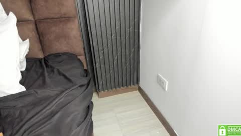 sussy_vixen online show from 10/18/25, 09:32