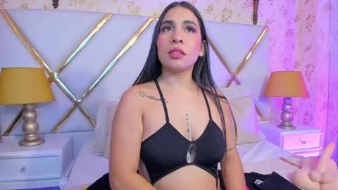 sussyfoxx_ online show from 06/01/26, 06:53