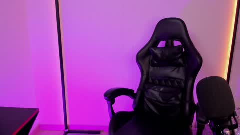 Snapshot of sussyprice chatting on 12/22/24, 11:20 Sussy online show from 12/22/24, 11:20