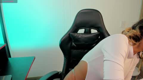 Snapshot of sussyprice chatting on 12/26/24, 06:22 Sussy online show from 12/26/24, 06:22