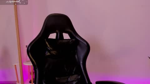 Snapshot of sussyprice chatting on 09/11/25, 08:42 Sussy online show from 09/11/25, 08:42