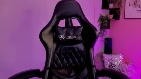 Snapshot of sussyprice chatting on 11/13/25, 08:52 Sussy online show from 11/13/25, 08:52