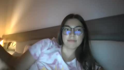 susyli online show from 12/01/25, 08:36