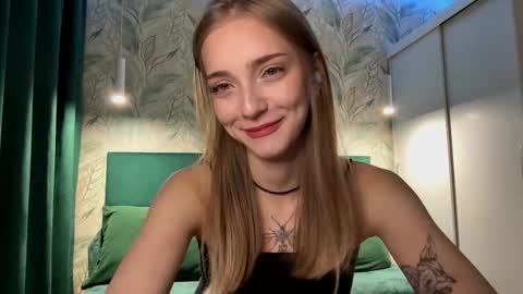 Jessica online show from 10/19/25, 05:02