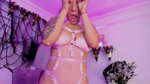 Snapshot of susyy7 chatting on 10/29/25, 07:48 susyy online show from 10/29/25, 07:48