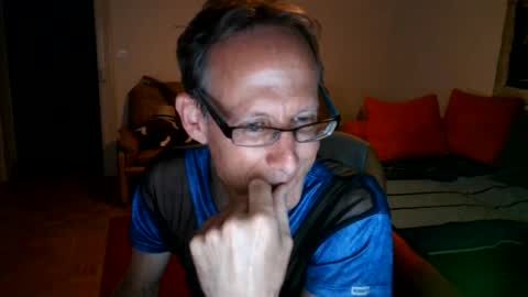 Snapshot of sutzimail4 chatting on 07/12/26, 01:18 sutzimail4 online show from 07/12/26, 01:18