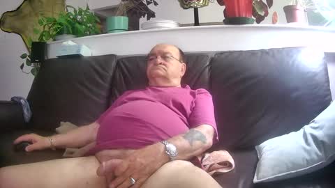 Otto online show from 10/08/25, 02:04