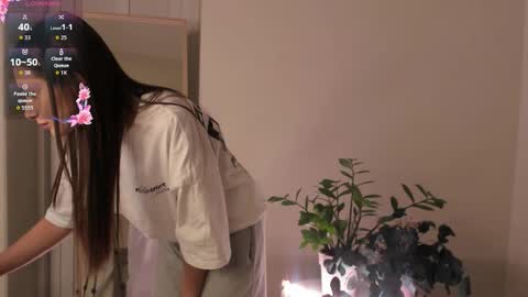 Snapshot of suzane_martin chatting on 02/08/26, 02:48 Hey Im Suzane online show from 02/08/26, 02:48