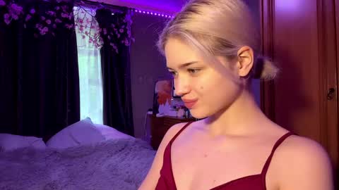 Snapshot of suzannabarmes chatting on 05/18/26, 04:07 Stacy online show from 05/18/26, 04:07