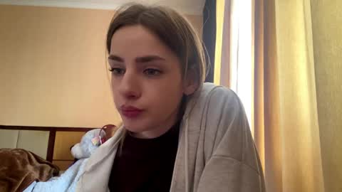 Emila online show from 04/24/26, 12:40