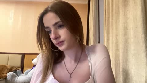 Emila online show from 04/28/26, 05:18