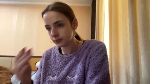 Emila online show from 05/02/26, 07:35