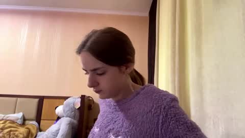 Emila online show from 05/16/26, 07:27