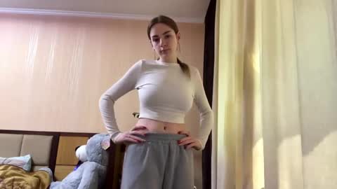 Emila online show from 05/16/26, 10:36