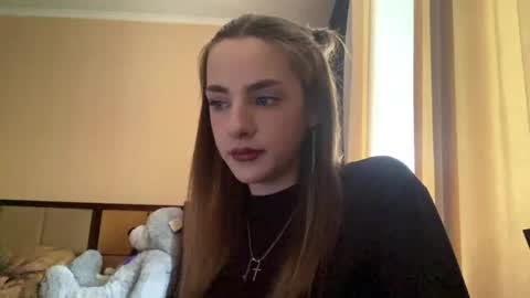 Emila online show from 05/17/26, 11:17