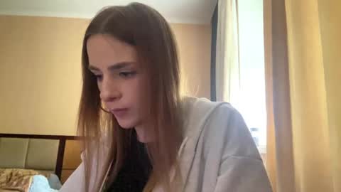 Emila online show from 05/22/26, 01:06