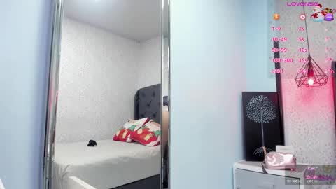 S U Z E T  online show from 12/17/25, 07:31