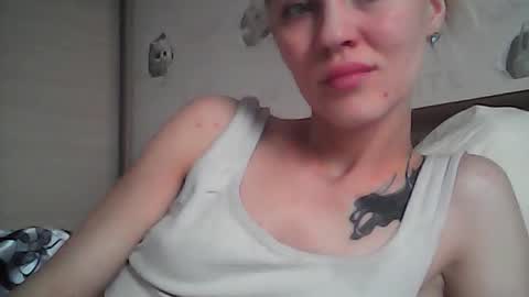 Snapshot of suzie_jenny chatting on 06/26/26, 09:14 Suzie Jenny online show from 06/26/26, 09:14