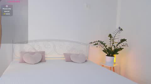 Suzi online show from 10/04/25, 01:31