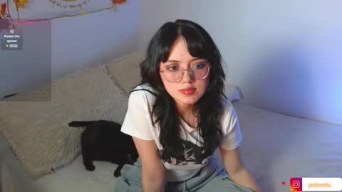 Snapshot of suzumi_ chatting on 01/12/25, 06:17 Jadde online show from 01/12/25, 06:17