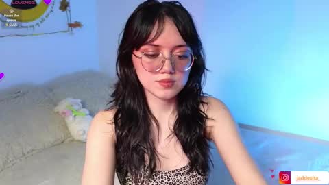 Snapshot of suzumi_ chatting on 02/15/25, 05:51 Jadde online show from 02/15/25, 05:51