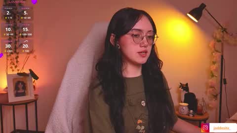 Snapshot of suzumi_ chatting on 10/13/25, 02:55 Jadde online show from 10/13/25, 02:55