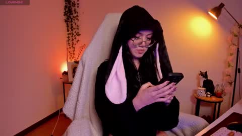 Snapshot of suzumi_ chatting on 10/29/25, 06:15 Jadde online show from 10/29/25, 06:15