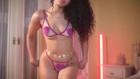 Snapshot of suzysuza chatting on 09/22/25, 03:14 suzysuza online show from 09/22/25, 03:14