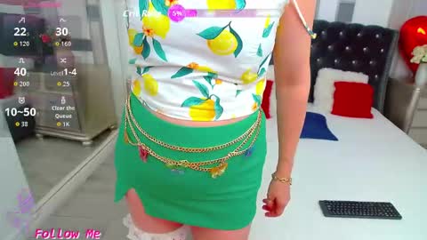 Snapshot of suzzysun chatting on 09/11/25, 03:01 Ana online show from 09/11/25, 03:01