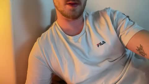 Snapshot of sven118189 chatting on 11/30/25, 02:54 sven118189 online show from 11/30/25, 02:54