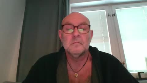 Snapshot of svenskdaddy chatting on 12/05/24, 07:49 svenskdaddy online show from 12/05/24, 07:49