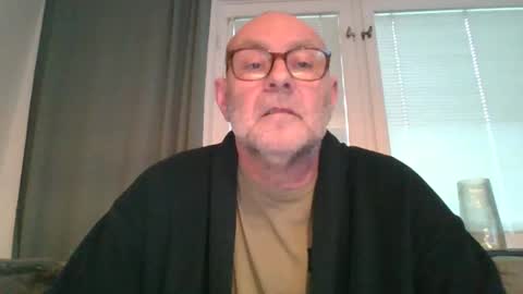 Snapshot of svenskdaddy chatting on 12/28/24, 08:26 svenskdaddy online show from 12/28/24, 08:26