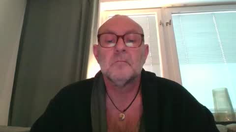 Snapshot of svenskdaddy chatting on 02/05/25, 08:11 svenskdaddy online show from 02/05/25, 08:11