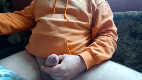 Snapshot of svetlio85 chatting on 12/29/24, 09:28 Svetlio online show from 12/29/24, 09:28