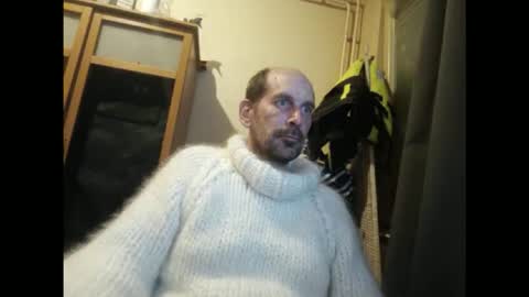 Snapshot of sweaterboy666 chatting on 02/04/26, 11:53 sweaterboy666 online show from 02/04/26, 11:53