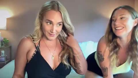 Snapshot of swedish_candii chatting on 11/14/25, 09:24 Swedish Candii online show from 11/14/25, 09:24