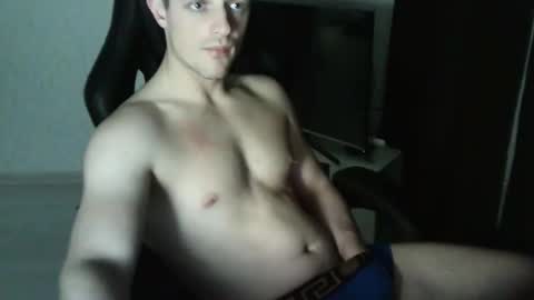 Snapshot of sweeeettt___ chatting on 09/23/25, 08:01 sweeeettt___ online show from 09/23/25, 08:01