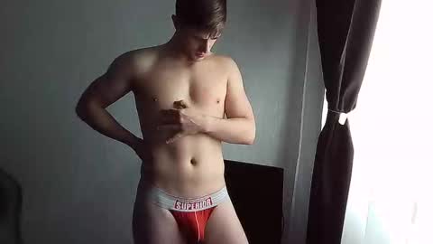 Snapshot of sweeeettt___ chatting on 09/28/25, 07:03 sweeeettt___ online show from 09/28/25, 07:03