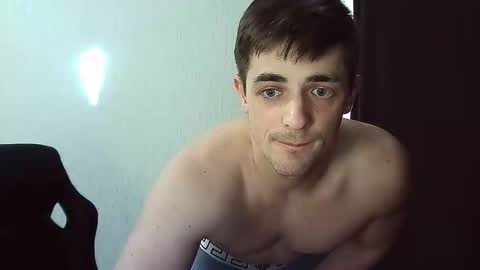 Snapshot of sweeeettt___ chatting on 10/02/25, 11:28 sweeeettt___ online show from 10/02/25, 11:28