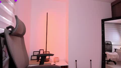 Evangeline online show from 04/22/26, 07:15