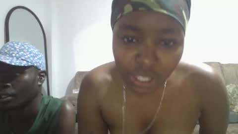 Snapshot of sweerie20 chatting on 12/17/25, 08:31 sweerie20 online show from 12/17/25, 08:31