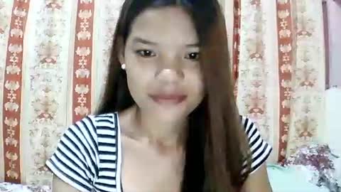 Snapshot of sweet01pinay chatting on 05/05/26, 09:34 sweet01pinay online show from 05/05/26, 09:34