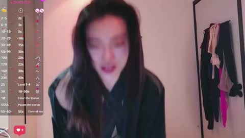 Snapshot of sweet0830 chatting on 11/04/25, 02:43 sweet0830 online show from 11/04/25, 02:43