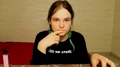 Snapshot of sweet4t chatting on 10/02/25, 05:47 Haeyang Torry online show from 10/02/25, 05:47