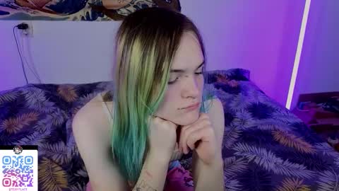 Snapshot of sweet4t chatting on 12/13/25, 10:15 Haeyang Torry online show from 12/13/25, 10:15