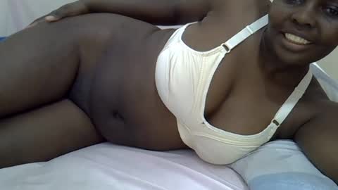 Snapshot of sweet_0012 chatting on 07/25/26, 05:43 Cecee online show from 07/25/26, 05:43