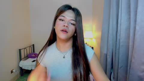 Snapshot of sweet_ahrii chatting on 03/06/25, 11:03 CLEO online show from 03/06/25, 11:03
