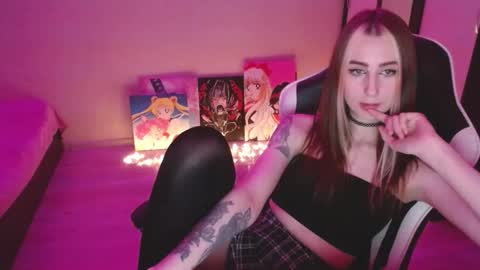 Snapshot of sweet_alica15 chatting on 03/17/26, 08:45 Alice online show from 03/17/26, 08:45