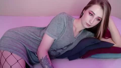 Snapshot of sweet_alica15 chatting on 06/17/26, 06:20 Alice online show from 06/17/26, 06:20